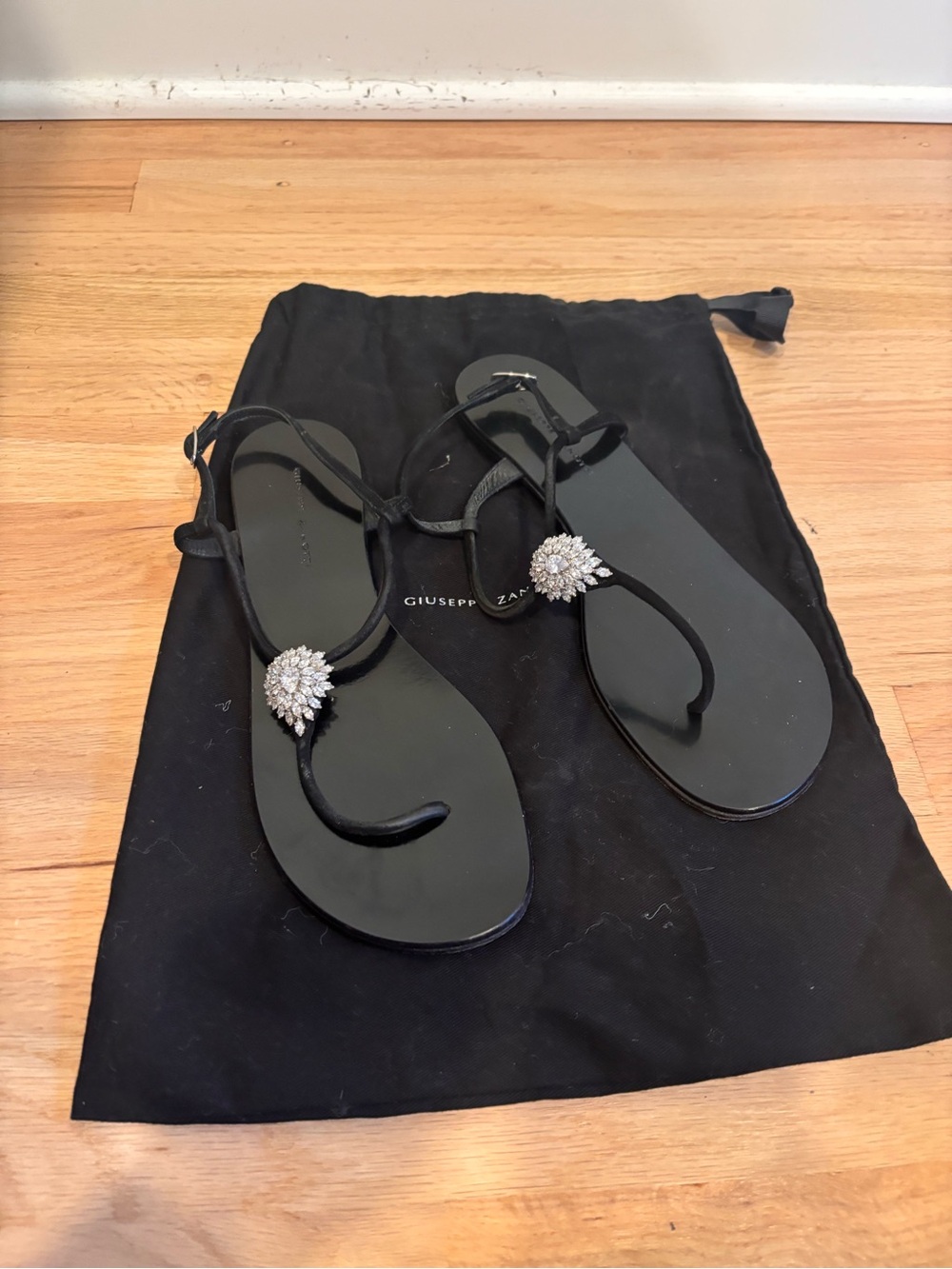 Giuseppe Zanotti Flat Sandals in black leather with a crystal embellishment 40.5